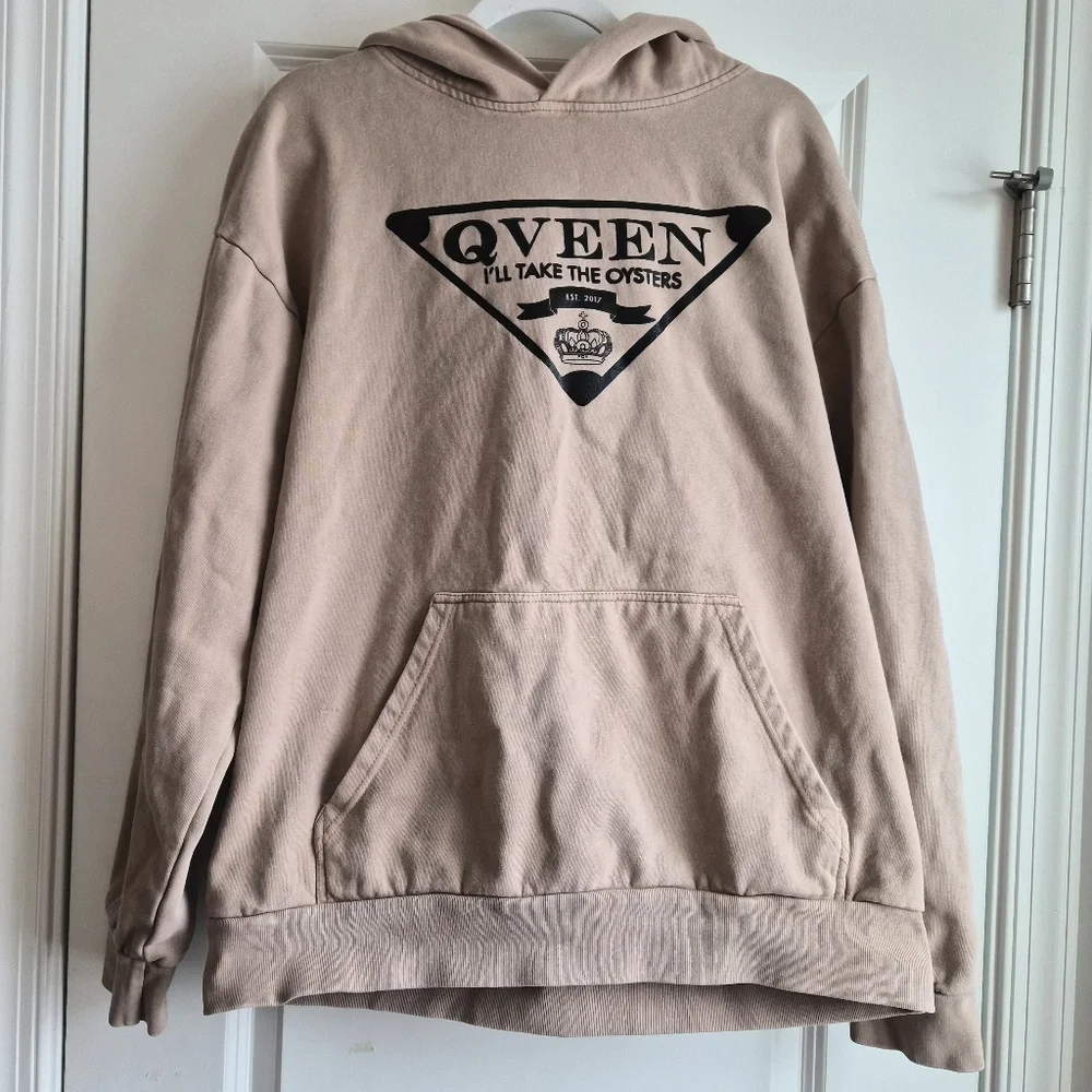 Qveen Herby Concert Hoodie - Picture 2 of 4